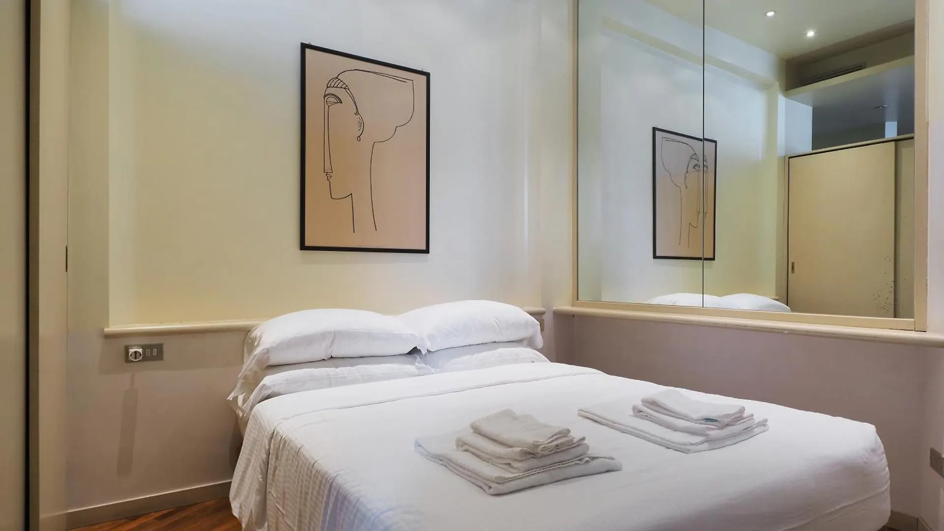 Duomo Luxury Apartment IX Милан