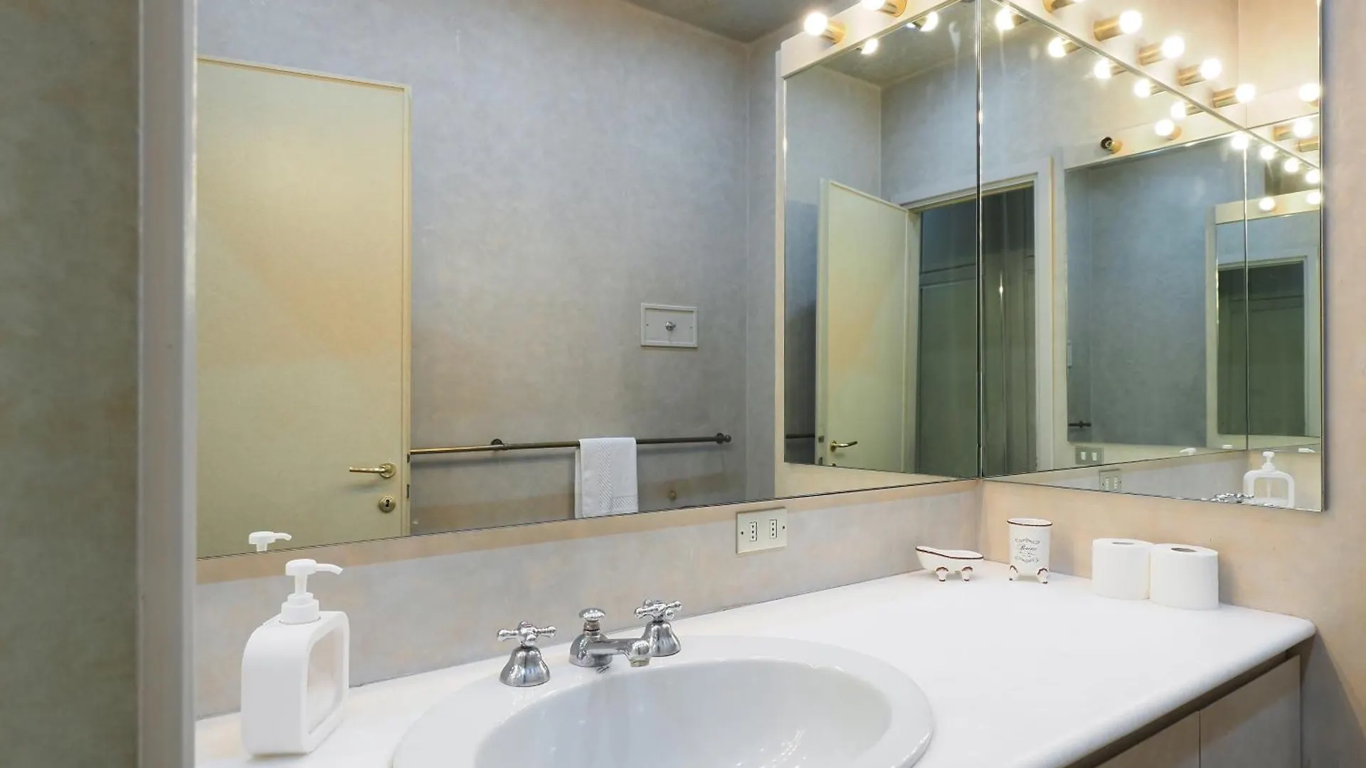 Duomo Luxury Apartment IX Милан