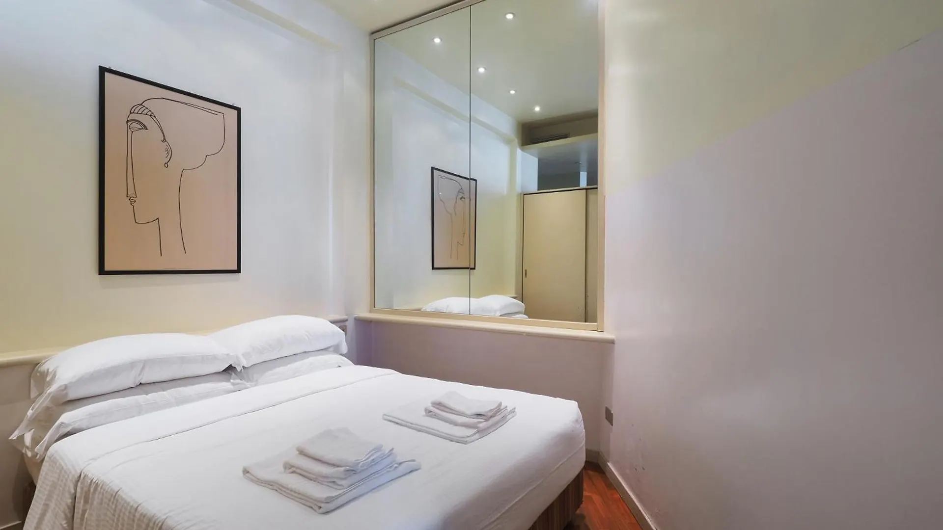 Duomo Luxury Apartment IX Милан